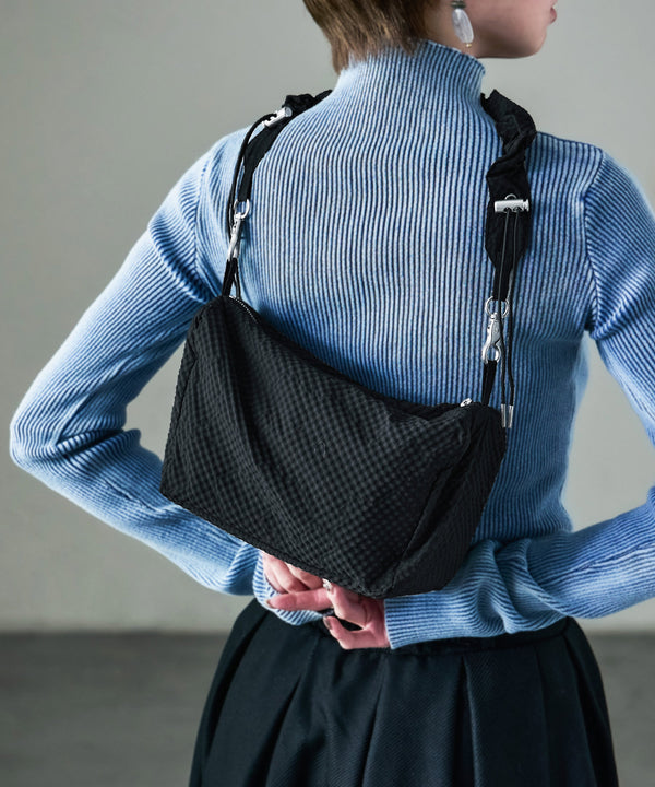 {"color":"\u30d6\u30e9\u30c3\u30af","info":"model\uff1aH158cm size\uff1aF"}