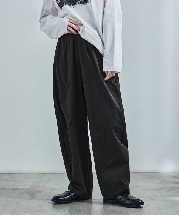 {"color":"\u30d6\u30e9\u30c3\u30af","info":"model\uff1aH158cm size\uff1aM"}