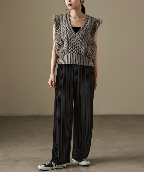 {"color":"\u30d6\u30e9\u30c3\u30af","info":"model\uff1aH158cm size\uff1aM"}