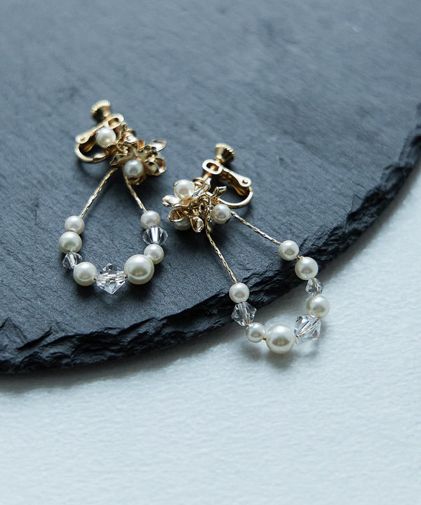 {"color":"\u30aa\u30d5\u30db\u30ef\u30a4\u30c8","info":""}