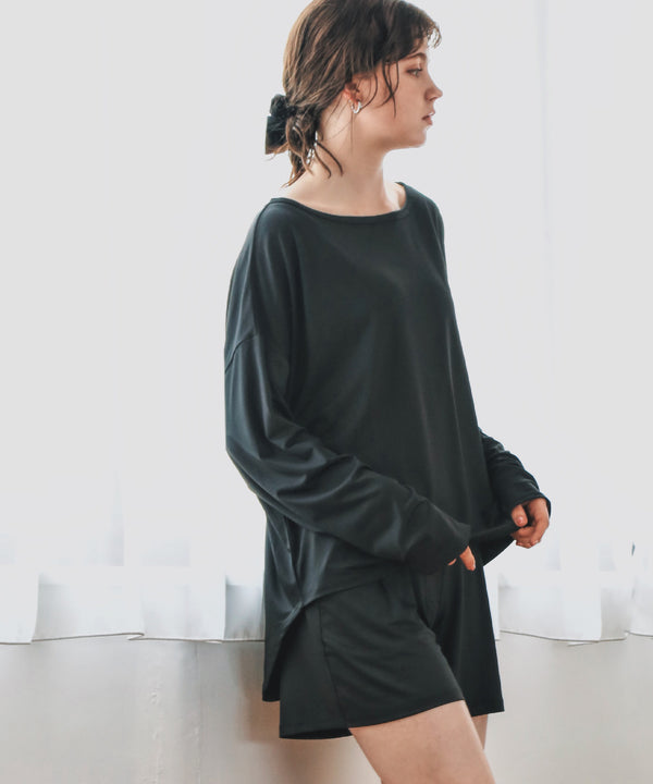 {"color":"\u30d6\u30e9\u30c3\u30af","info":"model\uff1aH166cm size\uff1aM-L"}