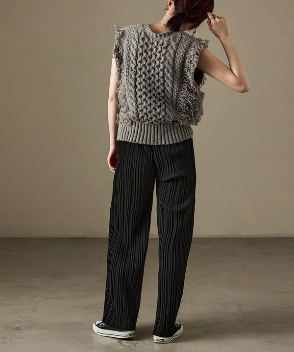 {"color":"\u30d6\u30e9\u30c3\u30af","info":"model\uff1aH158cm size\uff1aM"}