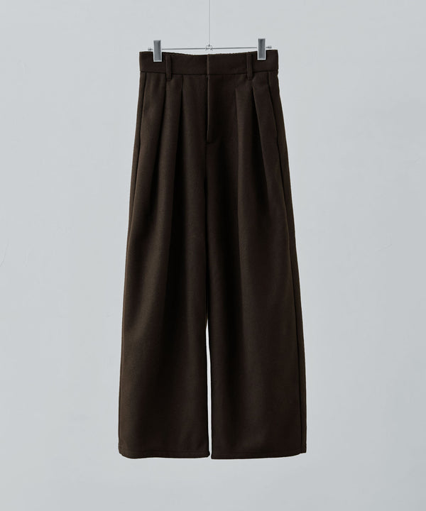 {"color":"\u30d6\u30e9\u30a6\u30f3","info":""}