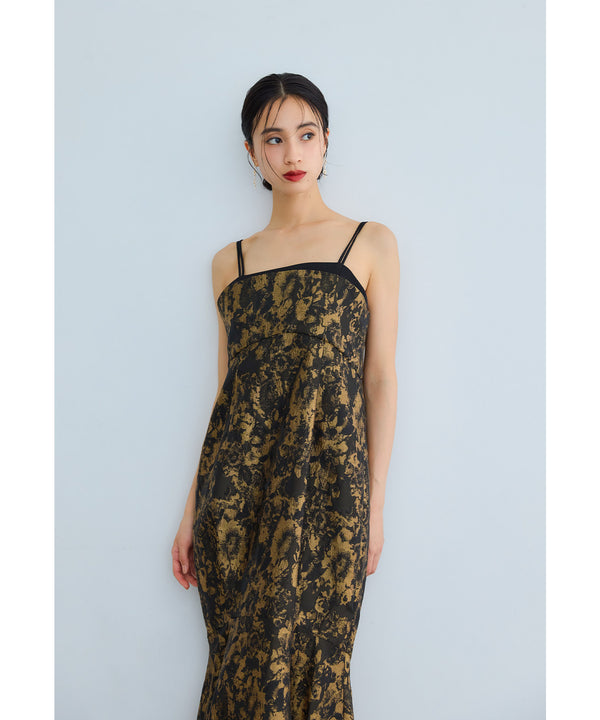 {"color":"\u30d6\u30ed\u30f3\u30ba","info":"model\uff1aH165cm size\uff1aM"}