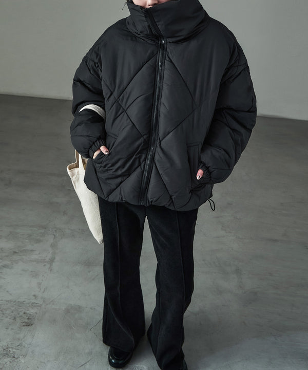 {"color":"\u30d6\u30e9\u30c3\u30af","info":"model\uff1aH158cm size\uff1aM"}