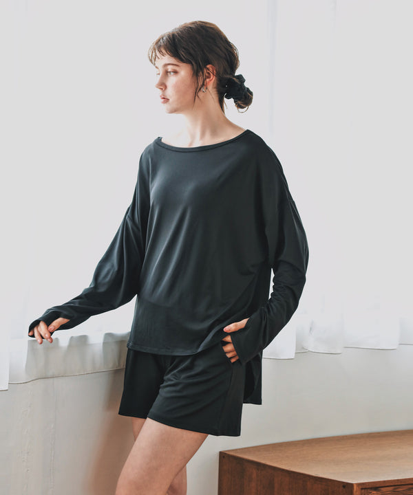 {"color":"\u30d6\u30e9\u30c3\u30af","info":"model\uff1aH166cm size\uff1aM-L"}