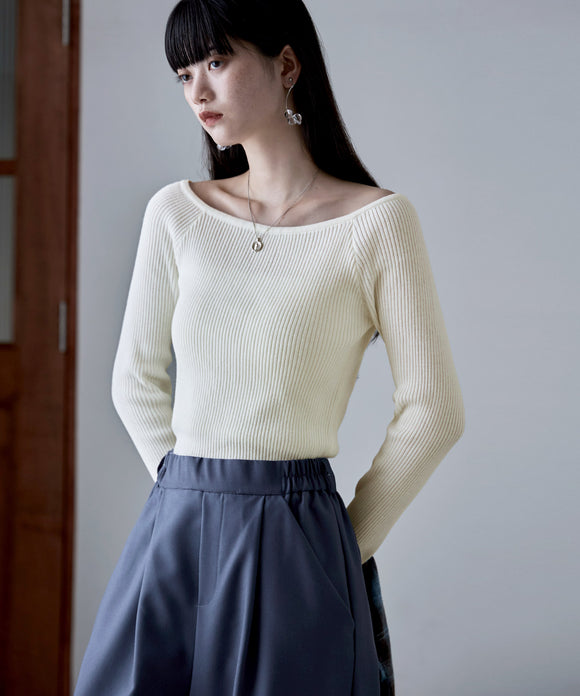 {"color":"\u30aa\u30d5\u30db\u30ef\u30a4\u30c8","info":"model\uff1aH163cm size\uff1aF"}