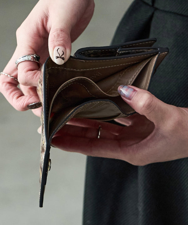 {"color":"\u30d6\u30e9\u30a6\u30f3","info":"model\uff1aH158cm size\uff1aF"}