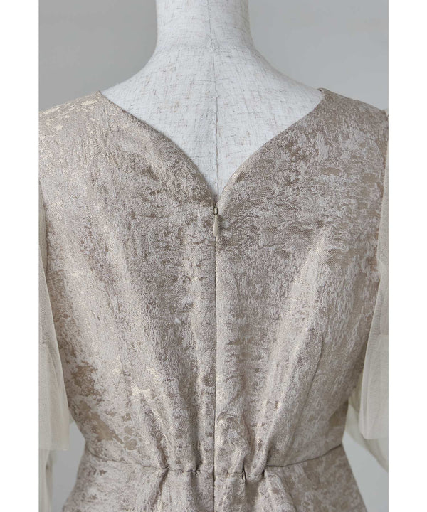 {"color":"","info":""}