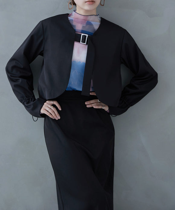 {"color":"\u30d6\u30e9\u30c3\u30af","info":"model\uff1aH170cm size\uff1aM"}