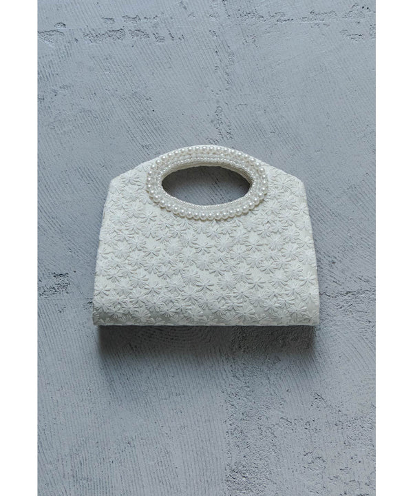 {"color":"\u30d9\u30fc\u30b8\u30e5","info":""}