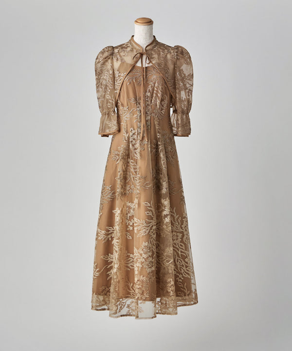 {"color":"\u30d9\u30fc\u30b8\u30e5","info":""}