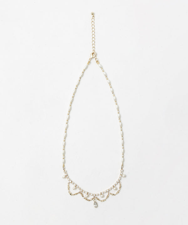 {"color":"\u30aa\u30d5\u30db\u30ef\u30a4\u30c8","info":""}