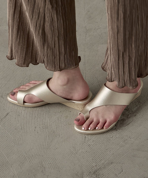 {"color":"\u30b4\u30fc\u30eb\u30c9","info":""}