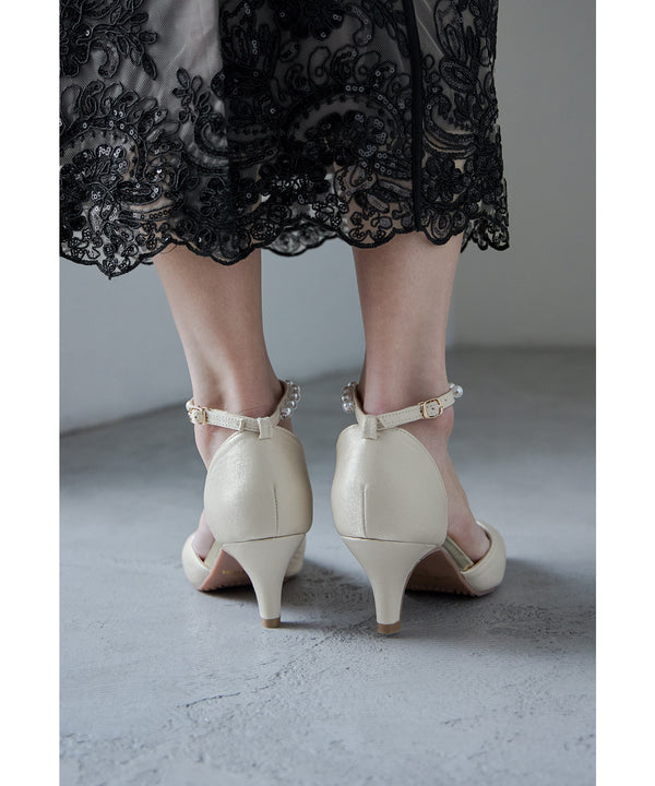 {"color":"\u30d9\u30fc\u30b8\u30e5","info":""}