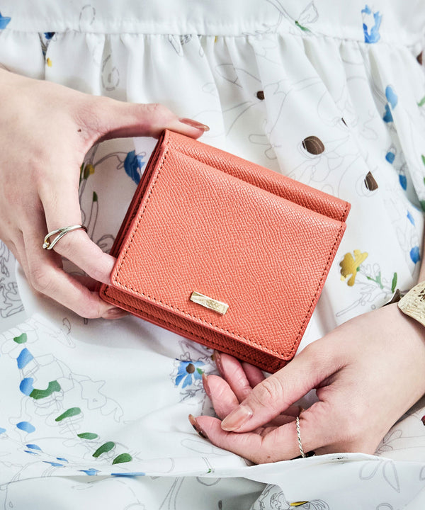 {"color":"\u30b5\u30fc\u30e2\u30f3\u30d4\u30f3\u30af","info":""}