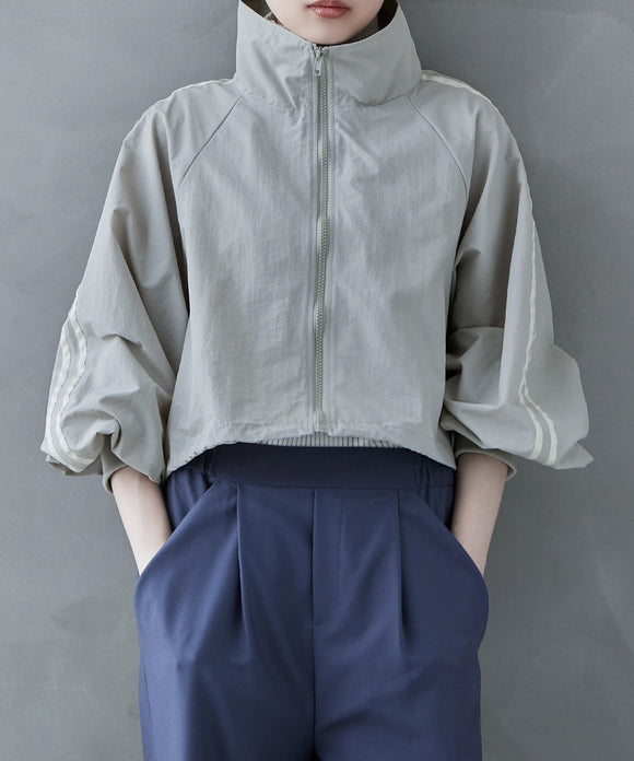 {"color":"\u30b0\u30ec\u30fc","info":"model\uff1aH170cm size\uff1aM"}