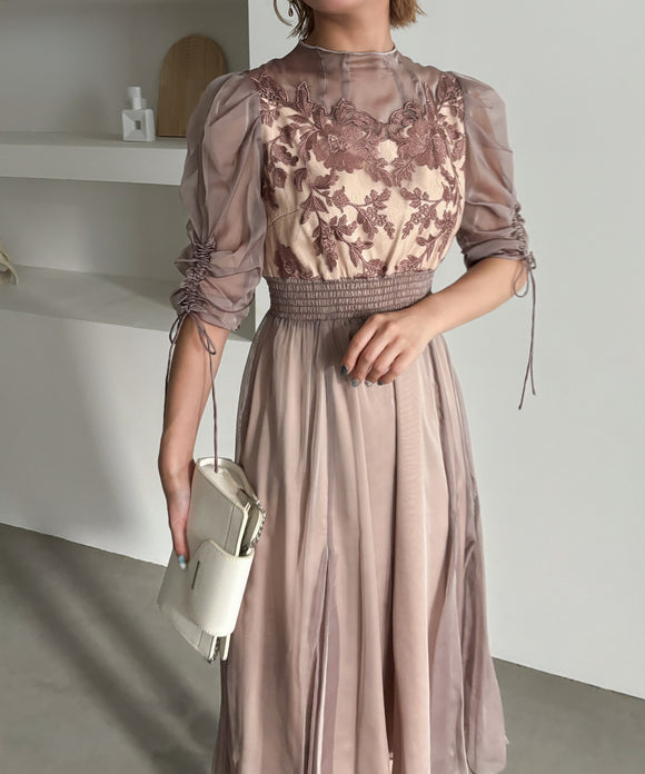 {"color":"\u30a2\u30f3\u30c6\u30a3\u30fc\u30af\u30d4\u30f3\u30af","info":"model\uff1aH158cm size\uff1aM(38)"}