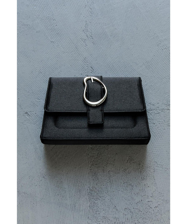 {"color":"\u30d6\u30e9\u30c3\u30af","info":""}