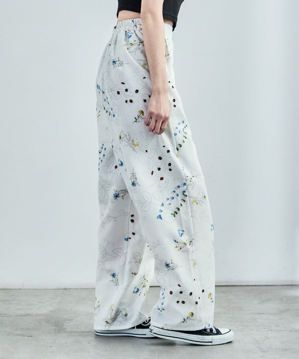 {"color":"\u30aa\u30d5\u30db\u30ef\u30a4\u30c8","info":"model\uff1aH158cm size\uff1aM"}