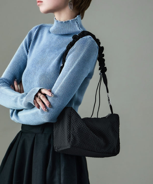 {"color":"\u30d6\u30e9\u30c3\u30af","info":"model\uff1aH158cm size\uff1aF"}