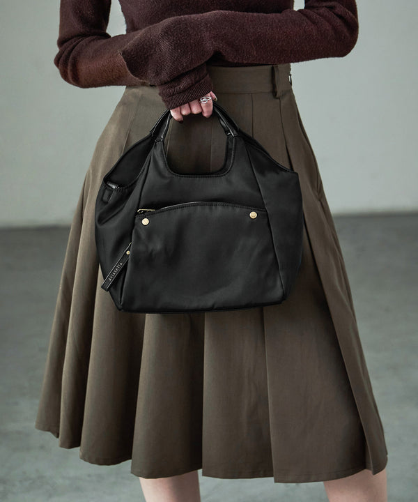 {"color":"\u30d6\u30e9\u30c3\u30af","info":"model\uff1aH158cm size\uff1aF"}