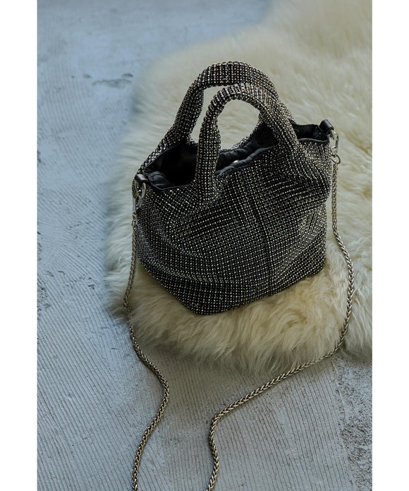 {"color":"\u30d6\u30e9\u30c3\u30af","info":""}