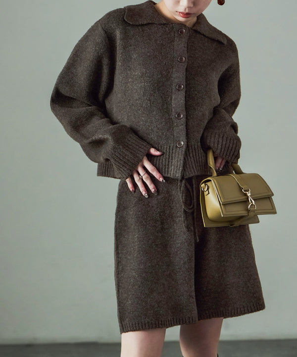 {"color":"\u30d6\u30e9\u30a6\u30f3","info":"model\uff1aH158cm size\uff1aM"}