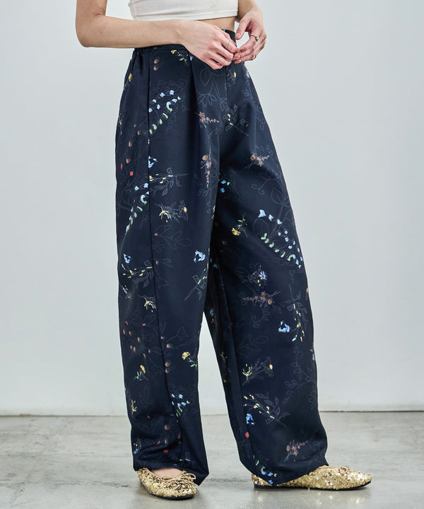 {"color":"\u30cd\u30a4\u30d3\u30fc","info":"model\uff1aH158cm size\uff1aM"}