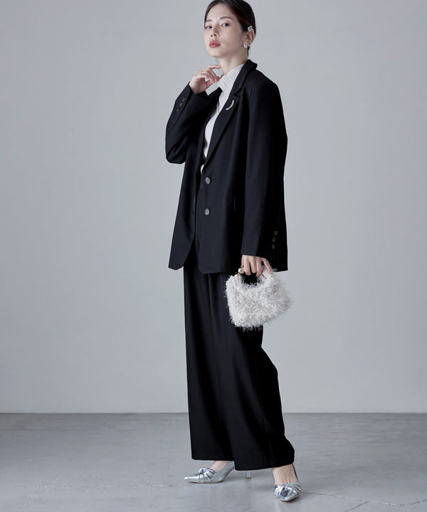 {"color":"\u30d6\u30e9\u30c3\u30af","info":"model\uff1aH166cm size\uff1aM"}