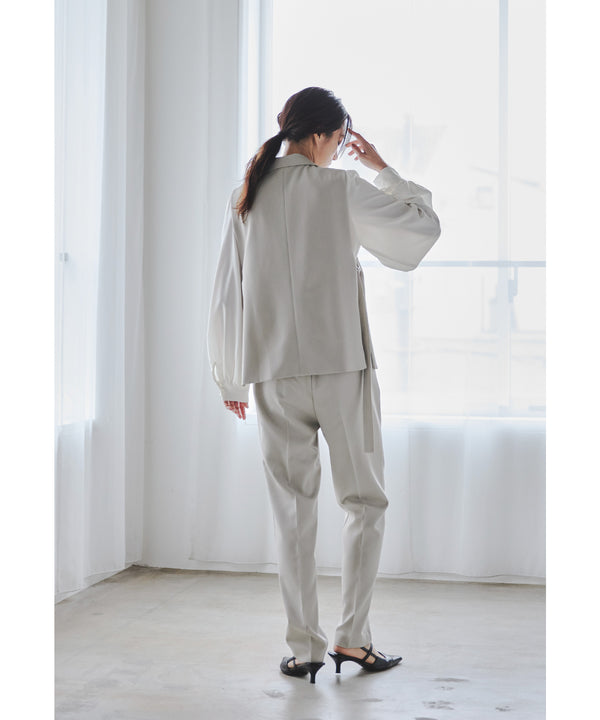 {"color":"\u30d9\u30fc\u30b8\u30e5","info":"model\uff1aH165cm size\uff1aM"}