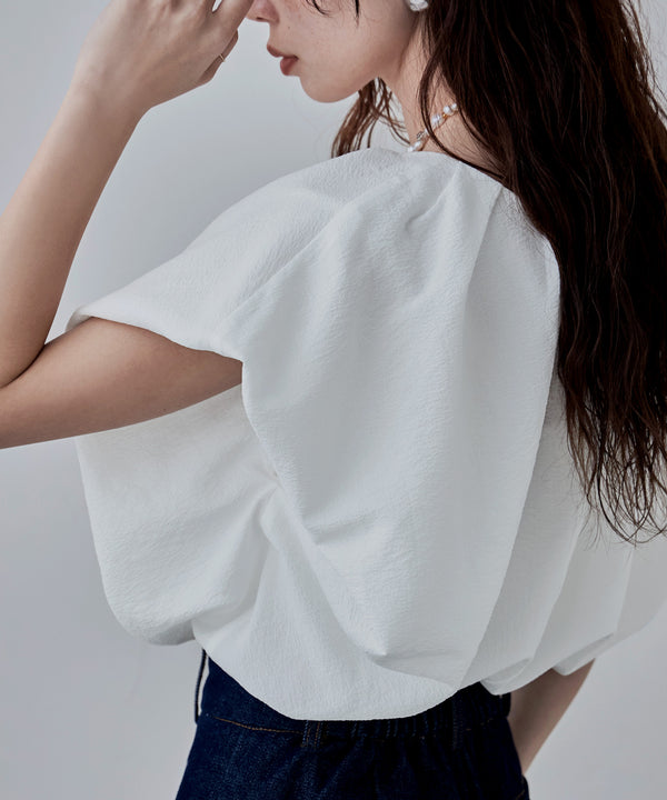 {"color":"\u30aa\u30d5\u30db\u30ef\u30a4\u30c8","info":"model\uff1aH166cm size\uff1aM"}