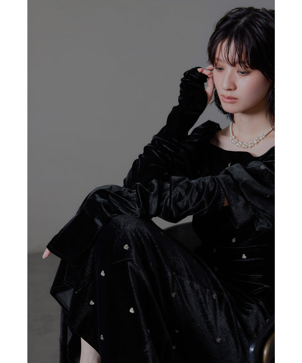 {"color":"\u30d6\u30e9\u30c3\u30af","info":"model\uff1aH166cm size\uff1aF"}