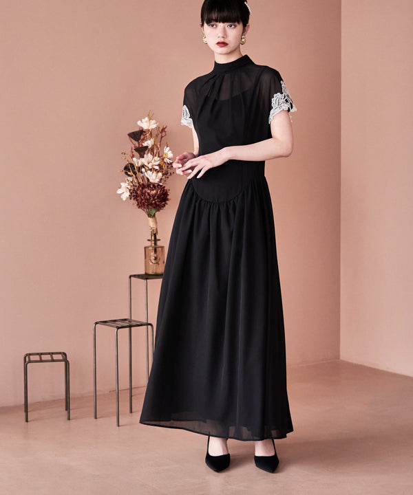 {"color":"\u30d6\u30e9\u30c3\u30af","info":"model\uff1aH163cm size\uff1aM"}