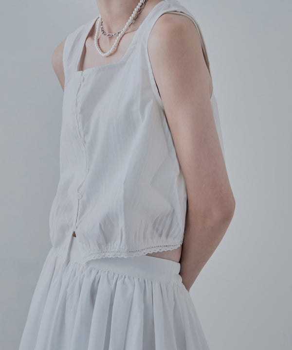 {"color":"\u30db\u30ef\u30a4\u30c8","info":"model\uff1aH166cm size\uff1aM"}