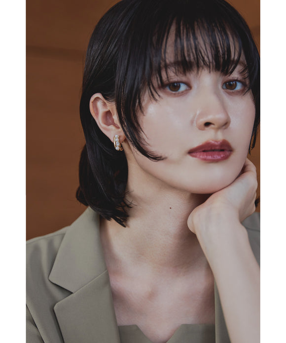 {"color":"\u30b4\u30fc\u30eb\u30c9","info":""}