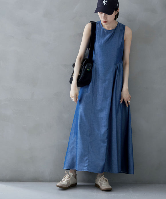 {"color":"\u30d6\u30eb\u30fc","info":"model\uff1aH170cm size\uff1aF"}