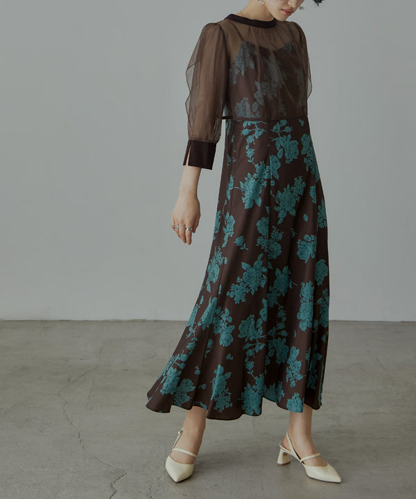 {"color":"\u30d6\u30e9\u30a6\u30f3","info":"model\uff1aH167cm size\uff1aM"}