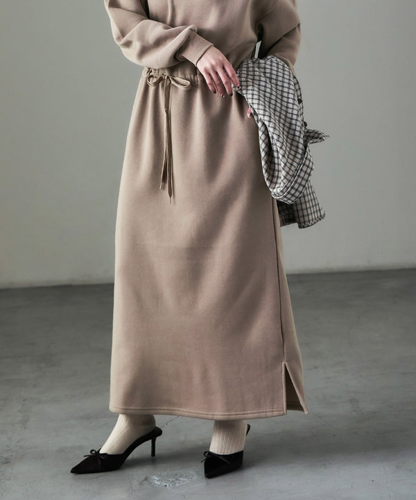 {"color":"\u30b0\u30ec\u30fc\u30b8\u30e5","info":"model\uff1aH158cm size\uff1aM"}