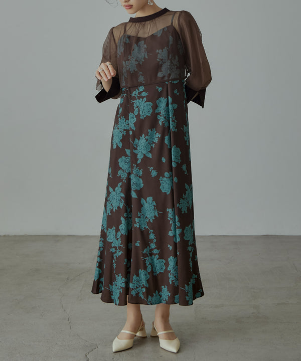 {"color":"\u30d6\u30e9\u30a6\u30f3","info":"model\uff1aH167cm size\uff1aM"}