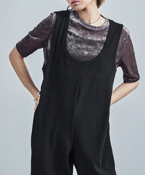 {"color":"\u30d6\u30e9\u30c3\u30af","info":"model\uff1aH158cm size\uff1aM"}