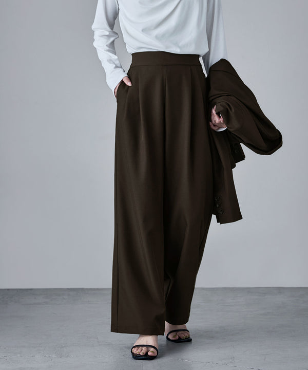 {"color":"\u30d6\u30e9\u30a6\u30f3","info":"model\uff1aH166cm size\uff1aM"}