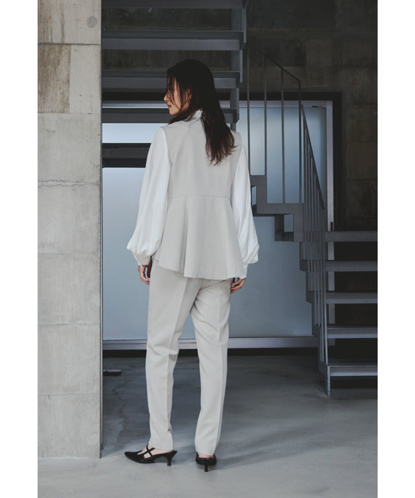 {"color":"\u30d9\u30fc\u30b8\u30e5","info":"model\uff1aH165cm size\uff1aM"}