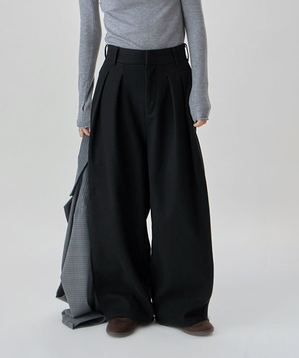 {"color":"\u30d6\u30e9\u30c3\u30af","info":"model\uff1aH166cm size\uff1aF"}