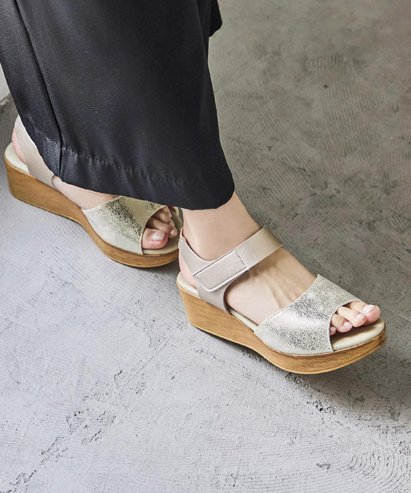 {"color":"\u30b4\u30fc\u30eb\u30c9","info":"model\uff1aH158cm size\uff1aL(23.5-24cm)"}