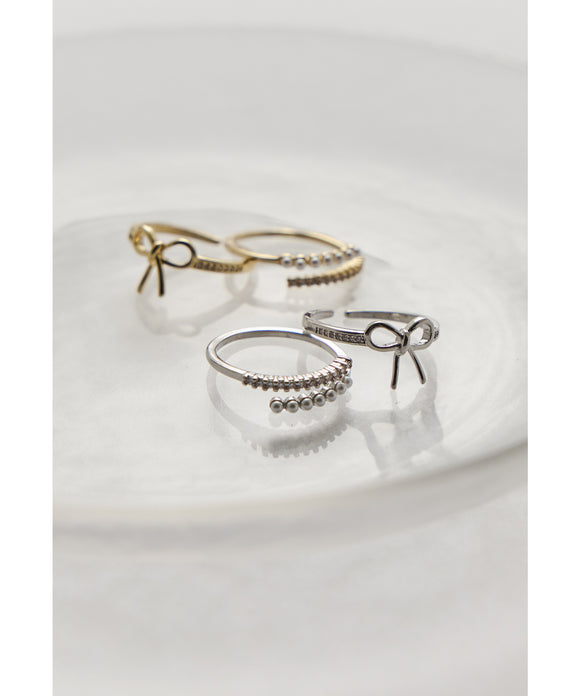 {"color":"\u30b7\u30eb\u30d0\u30fc","info":""}