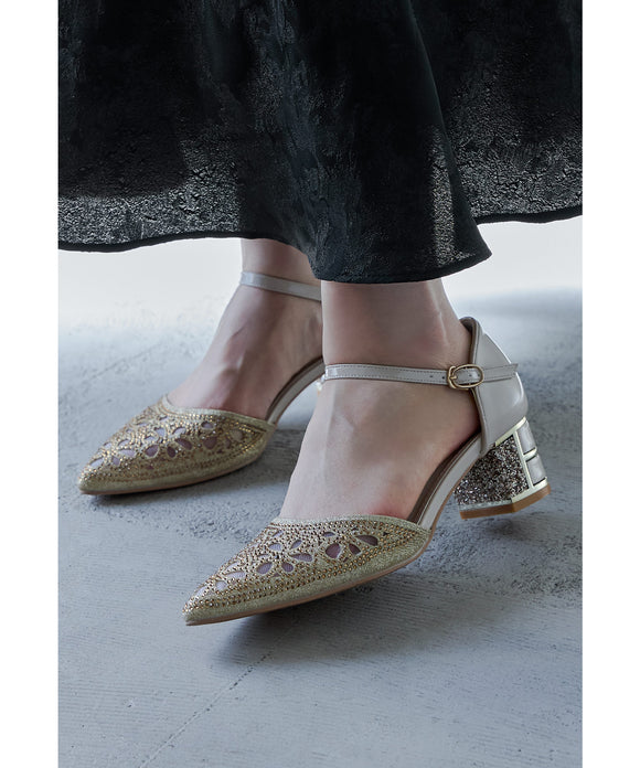 {"color":"\u30d9\u30fc\u30b8\u30e5","info":""}