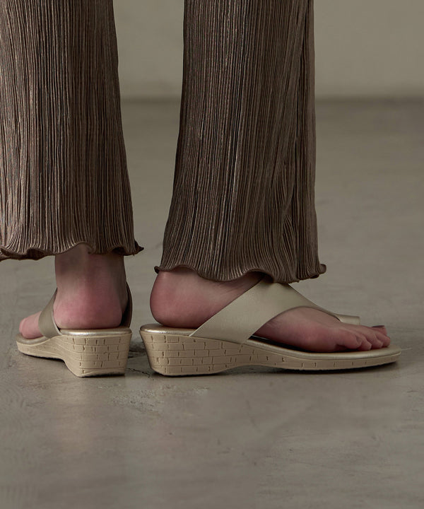 {"color":"\u30b4\u30fc\u30eb\u30c9","info":""}