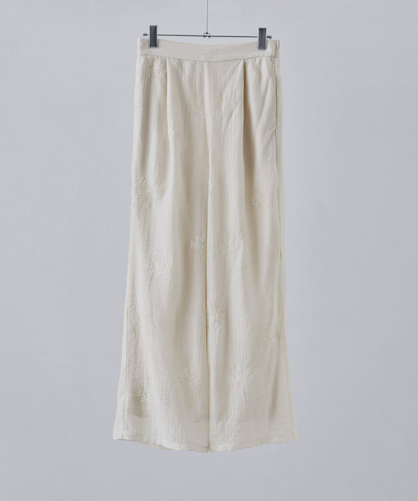 {"color":"\u30a2\u30a4\u30dc\u30ea\u30fc","info":""}