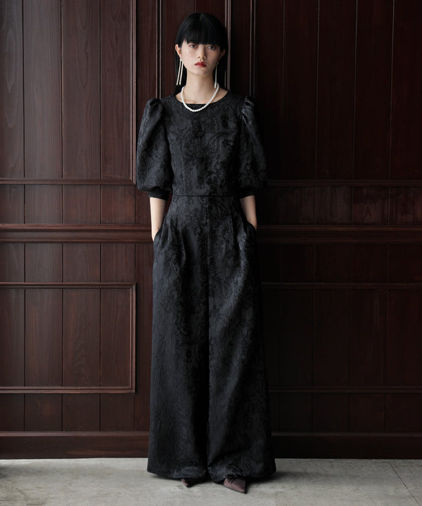 {"color":"\u30d6\u30e9\u30c3\u30af","info":"model\uff1aH163cm size\uff1aM"}